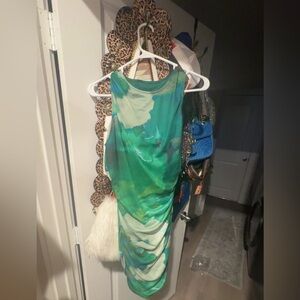 Elegant Green Dress large